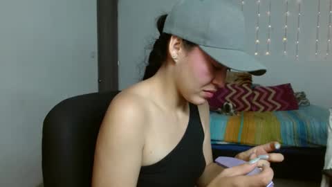 amitlu_ online show from October 2025 03:11:02 PM