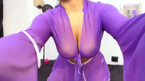 Snapshot of amonet_23 chatting on October 2025 04:10:02 AM amonet 23 online show from October 2025 04:10:02 AM