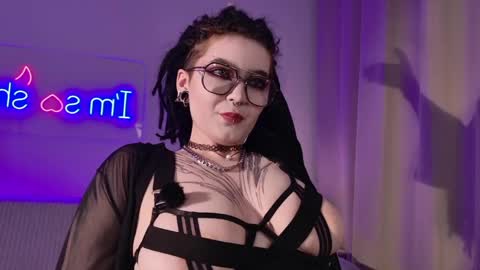 amore online show from May 2026 01:00:01 AM
