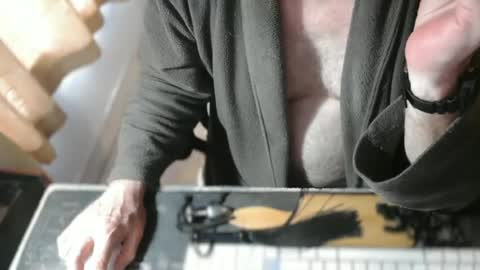 amslave4f online show from June 2026 07:02:01 AM