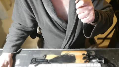 amslave4f online show from July 2026 10:05:01 PM