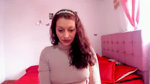 Snapshot of amunet_ chatting on February 2025 12:45:02 PM Amunet online show from February 2025 12:45:02 PM