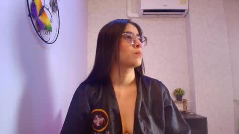 amy__wats0n online show from December 2025 07:09:01 PM