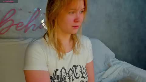 Amy online show from September 2025 12:01:02 AM