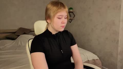 Amy online show from November 2025 11:57:02 PM