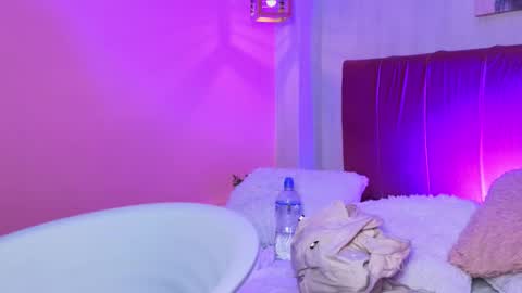 Snapshot of amy_saenz_ chatting on October 2025 10:11:01 AM amy_saenz_ online show from October 2025 10:11:01 AM