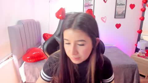 Snapshot of amy_sophiaa chatting on February 2025 06:01:02 PM Amy sophia 3 online show from February 2025 06:01:02 PM