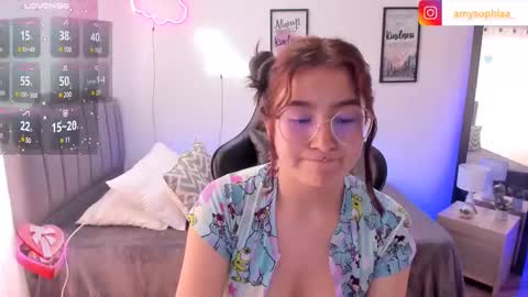 Snapshot of amy_sophiaa chatting on March 2025 07:16:02 PM Amy sophia 3 online show from March 2025 07:16:02 PM