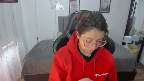 Snapshot of amy_sophiaa chatting on November 2025 01:34:02 PM Amy sophia 3 online show from November 2025 01:34:02 PM