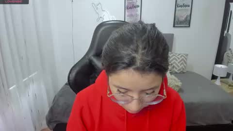 Snapshot of amy_sophiaa chatting on November 2025 12:38:01 PM Amy sophia 3 online show from November 2025 12:38:01 PM