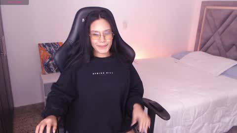 Mia Cristancho online show from June 2026 03:49:01 PM