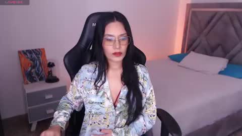 Mia Cristancho online show from July 2026 05:28:01 PM