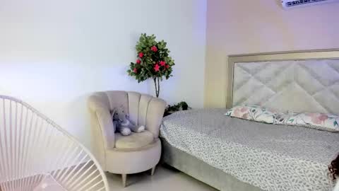 Amely online show from October 2025 04:17:02 PM