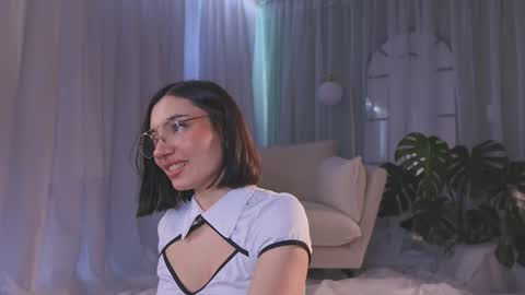 Amy Armstrong online show from April 2026 09:20:02 PM