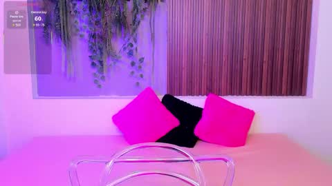 Snapshot of amybarton chatting on September 2025 04:18:01 PM My name is AMY... Nice to meet you thumb up me please its important online show from September 2025 04:18:01 PM