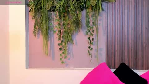 Snapshot of amybarton chatting on September 2025 04:01:01 PM My name is AMY... Nice to meet you thumb up me please its important online show from September 2025 04:01:01 PM