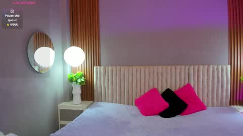 Snapshot of amybarton chatting on March 2026 06:24:02 PM My name is AMY... Nice to meet you thumb up me please its important online show from March 2026 06:24:02 PM