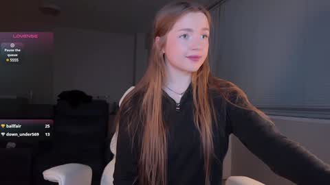 Snapshot of amyjj chatting on December 2024 05:18:02 AM Amy online show from December 2024 05:18:02 AM