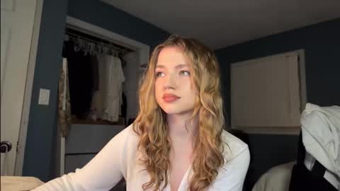 Snapshot of amyjj chatting on November 2025 06:40:02 AM Amy online show from November 2025 06:40:02 AM