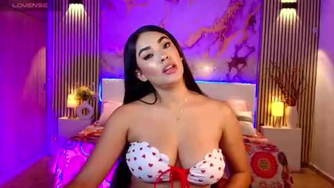 amyjohnsonn online show from June 2026 06:02:01 AM