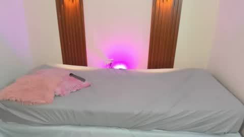 amyprice9 online show from July 2026 11:48:02 AM