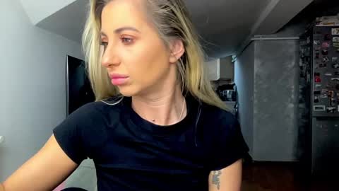 amyroberta92 online show from December 2025 07:38:02 AM