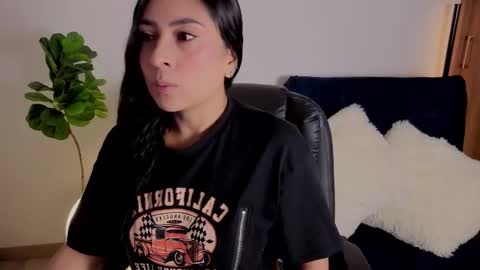 Aleja  online show from November 2025 06:18:02 AM