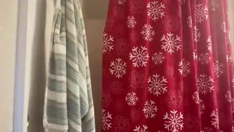 Amy Smilez online show from December 2025 04:11:01 PM