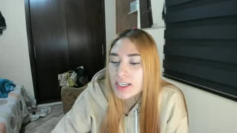Snapshot of amywalker01 chatting on June 2026 08:01:02 PM amy online show from June 2026 08:01:02 PM