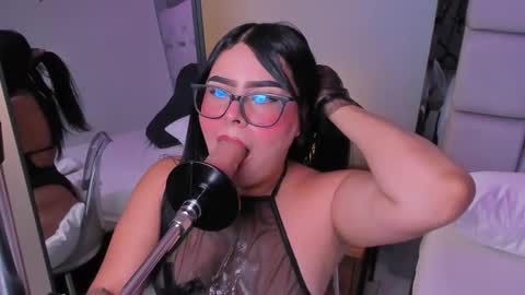 amywhitte_ online show from February 2026 07:36:01 PM