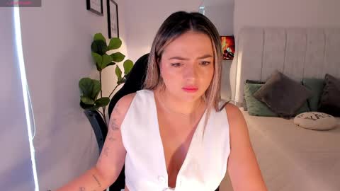 Snapshot of amywoods chatting on April 2026 03:03:01 PM online show from April 2026 03:03:01 PM