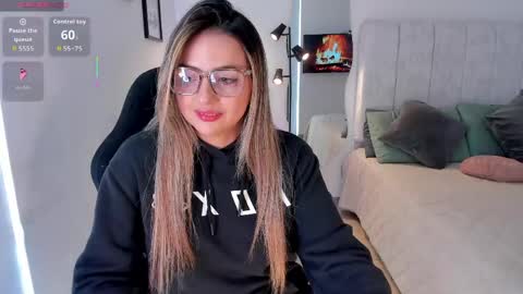 Snapshot of amywoods chatting on May 2026 08:05:02 PM online show from May 2026 08:05:02 PM
