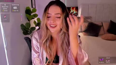 Snapshot of amywoods chatting on May 2026 02:03:02 PM online show from May 2026 02:03:02 PM