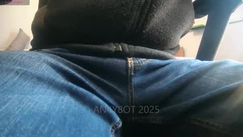 Snapshot of an4y8ot chatting on January 2025 11:51:02 AM A online show from January 2025 11:51:02 AM