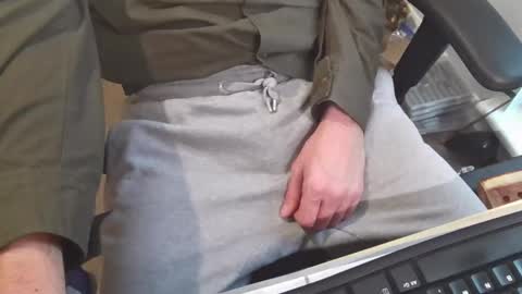 Snapshot of an4y8ot chatting on November 2025 09:00:02 AM A online show from November 2025 09:00:02 AM