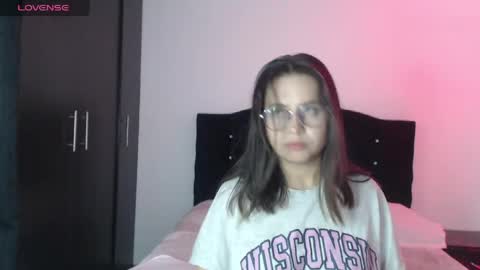 ana_arms_ online show from April 2026 07:44:01 PM