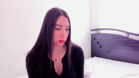 Snapshot of ana_castilo chatting on January 2025 01:01:01 PM Ana IG an castillo 1 online show from January 2025 01:01:01 PM