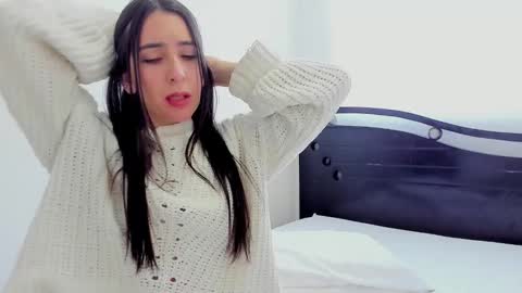 Snapshot of ana_castilo chatting on January 2025 11:50:02 AM Ana IG an castillo 1 online show from January 2025 11:50:02 AM