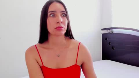 Snapshot of ana_castilo chatting on January 2025 02:58:01 PM Ana IG an castillo 1 online show from January 2025 02:58:01 PM