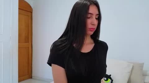 Snapshot of ana_castilo chatting on January 2026 11:58:01 AM Ana IG an castillo 1 online show from January 2026 11:58:01 AM