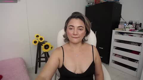  Ana  online show from December 2024 01:09:02 PM