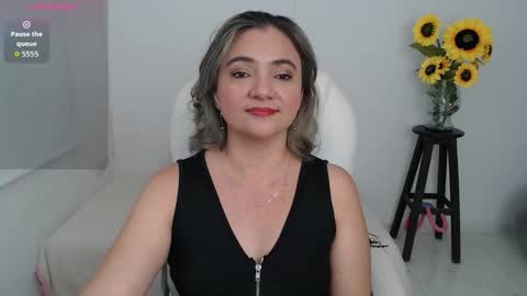 Snapshot of ana_hotmilfx chatting on October 2025 12:44:02 AM ANA online show from October 2025 12:44:02 AM