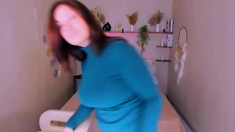 Ana online show from November 2025 03:34:02 PM