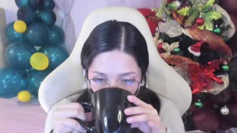 Snapshot of ana_ruuh chatting on December 2024 09:58:02 PM Im anna but you can call me as you want online show from December 2024 09:58:02 PM