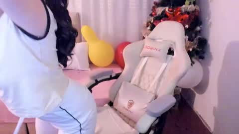 Im anna but you can call me as you want online show from November 2025 09:13:02 PM