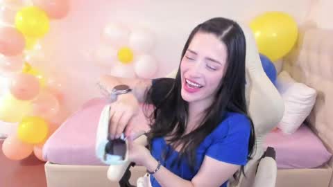 Im anna but you can call me as you want online show from May 2026 11:35:01 PM