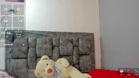 ana_star_ online show from September 2025 09:47:02 PM