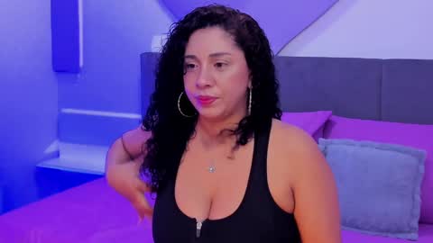 Ana My schedule 0400 - 1600 GMT -5 online show from September 2025 10:20:01 AM