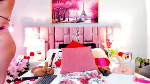 anaa_bellaa online show from February 2026 12:33:01 PM