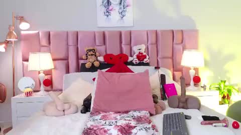 anaa_bellaa online show from July 2026 01:07:01 PM